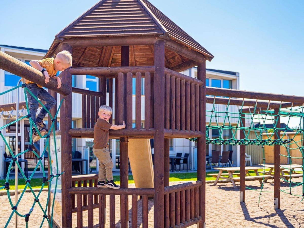 4 Person Holiday Home On A Holiday Park In Blokhus Esterno foto